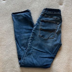 American Eagle original straight extreme flex jeans. Size 31x32